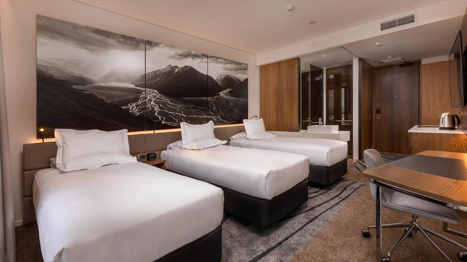 Novotel Christchurch Airport 4*,