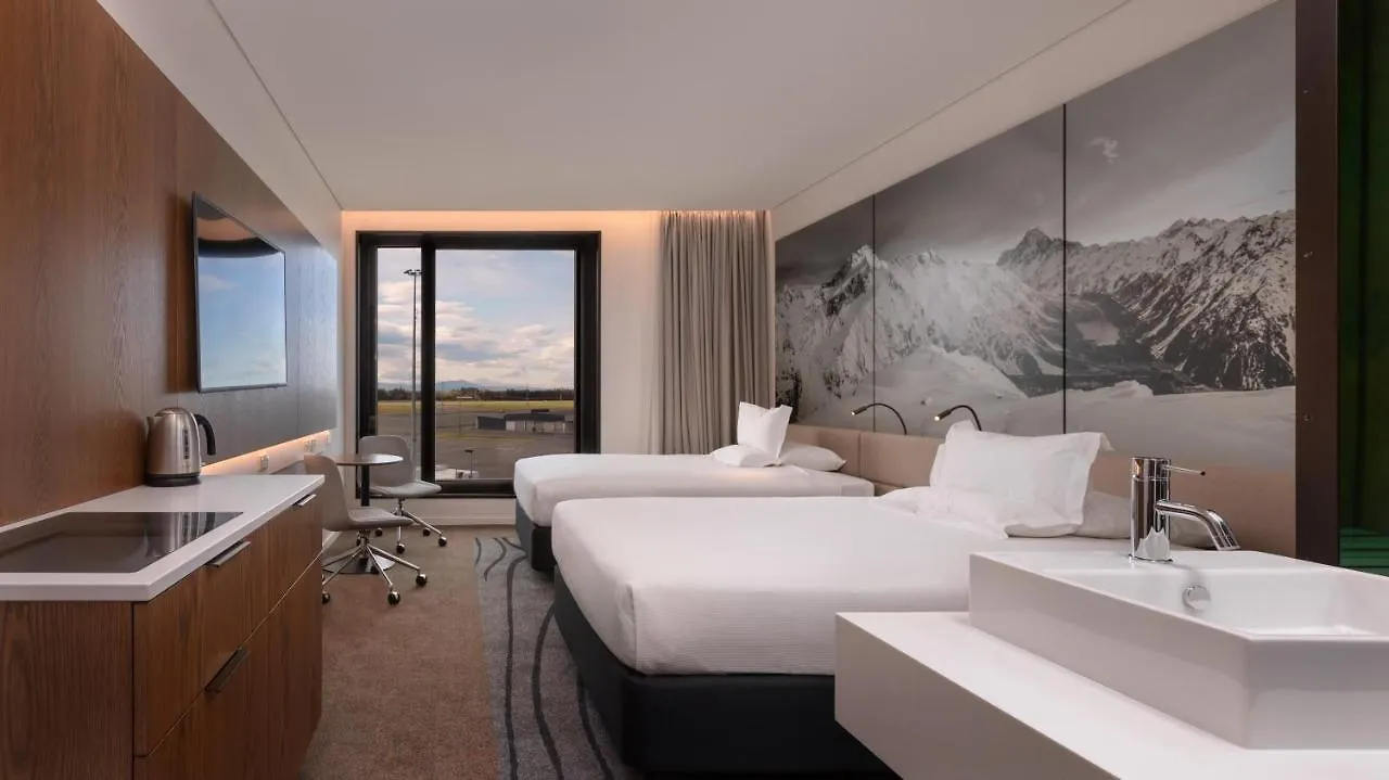 Novotel Christchurch Airport Hotel